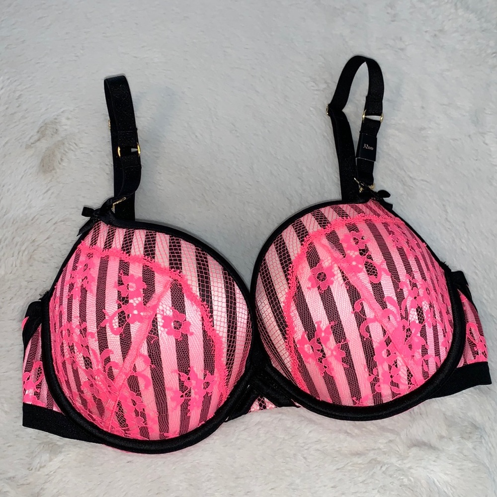 32DD Victoria’s Secret Very Sexy hot pink black striped lace Padded Demi bra